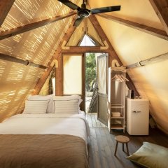 Custom-glamping-tent-by-glamphouse-triangle-barta-tents-11
