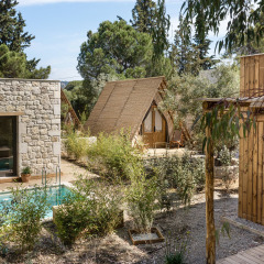 Custom-glamping-tent-by-glamphouse-triangle-barta-tents-3
