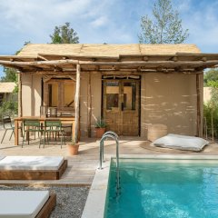 Custom-glamping-tent-by-glamphouse-triangle-barta-tents-7